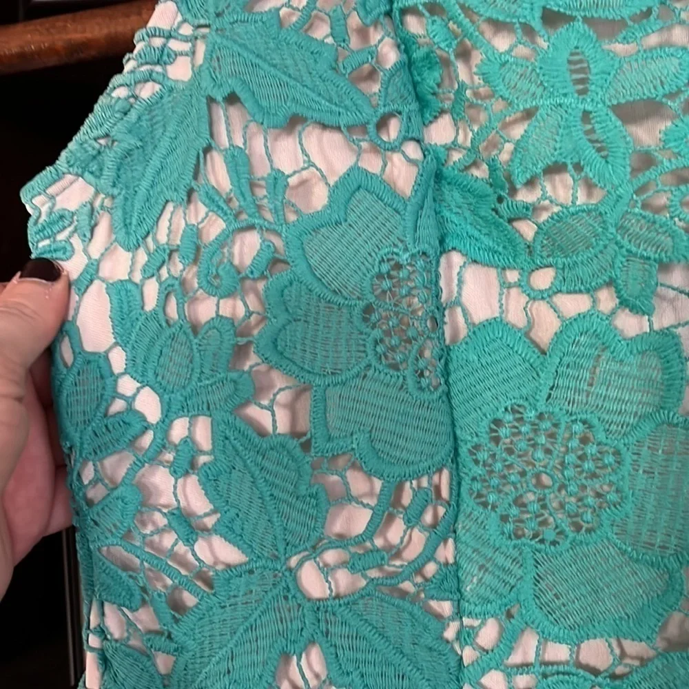 NEW YORK & COMPANY Aqua Green/Cream Lace Detail Sleeveless Sheath Dress, 6,GUC. - Picture 4 of 7